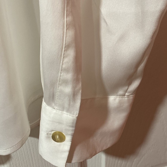 Donna Karan New York off white long sleeve blouse.  Mint condition - Picture 4 of 7